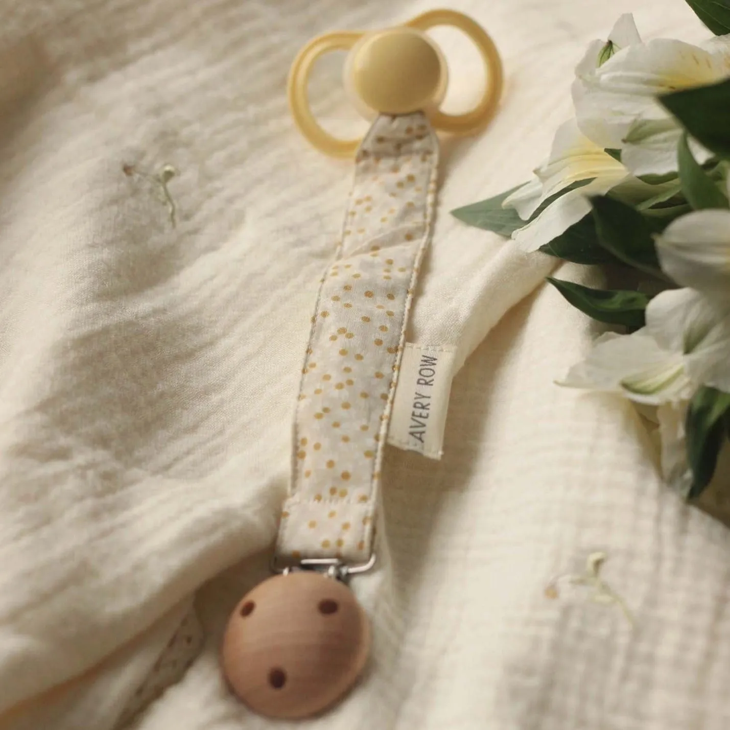 Avery Row Pacifier Holder - Daisy Meadow