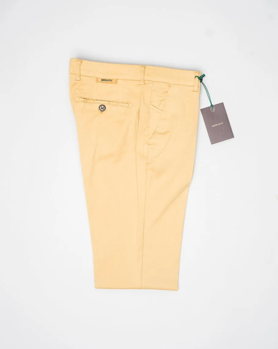 Berwich Morello Garment Dyed Cotton & Silk Chinos / Deserto