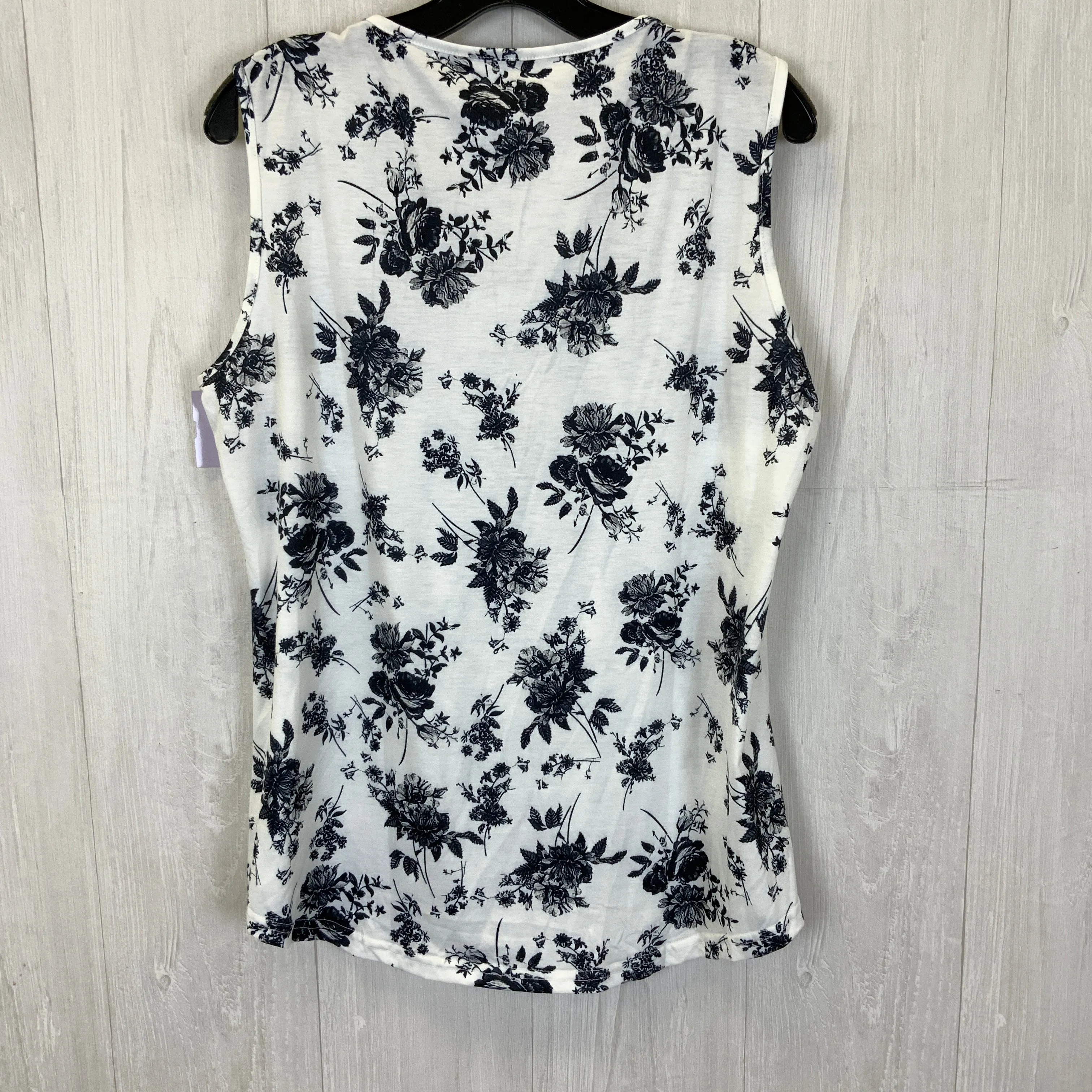 Black & White Tank Top Clothes Mentor, Size Xl