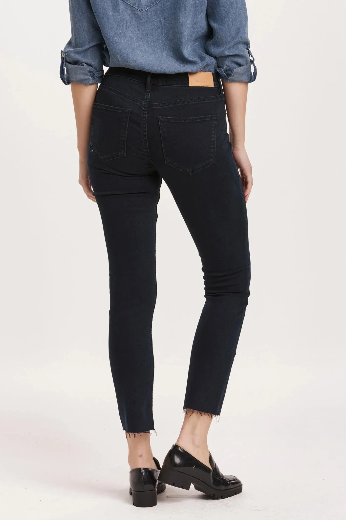 BLAIRE MID RISE SLIM STRAIGHT