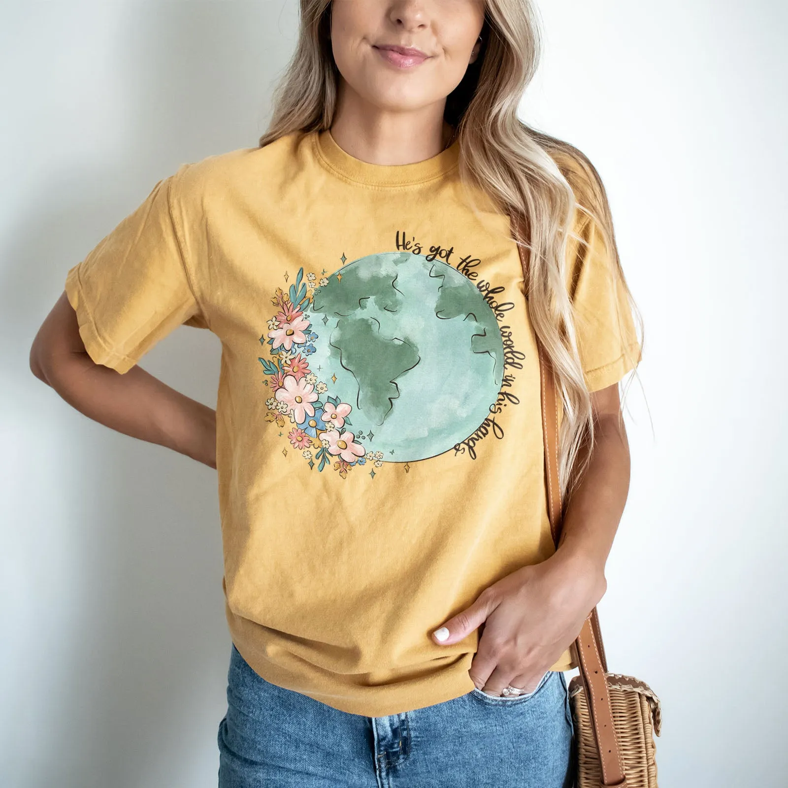 He's got the whole world in His hands Tee