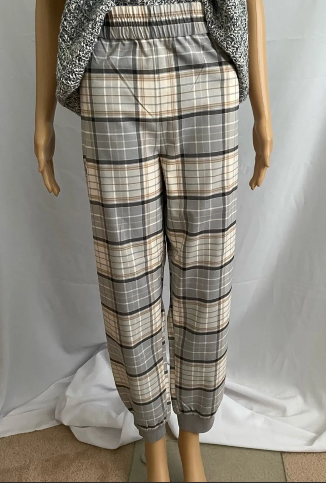 Plaid pull up pants